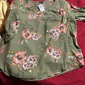 Brand New Torrid pull on blouse